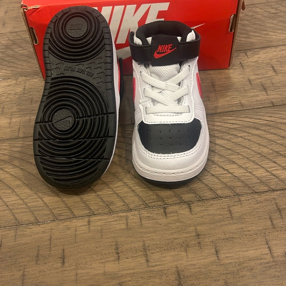Like new kids shoes